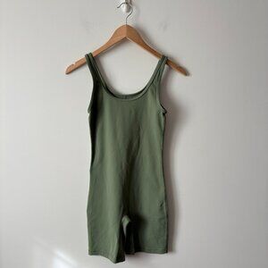 Aritzia TNA TnAction TnaLIFE Shake-It 5" Romper Moss Green Size XS